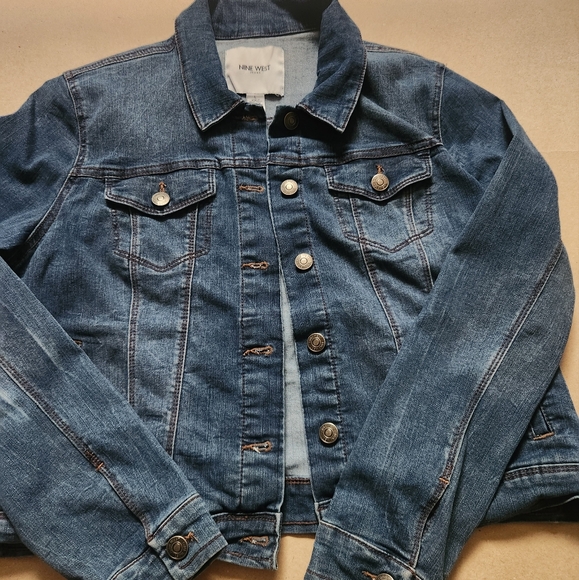 EUC Nine West Womens Top Blue Denim Jacket Long Sleeve Button Up Size Large - Picture 1 of 2